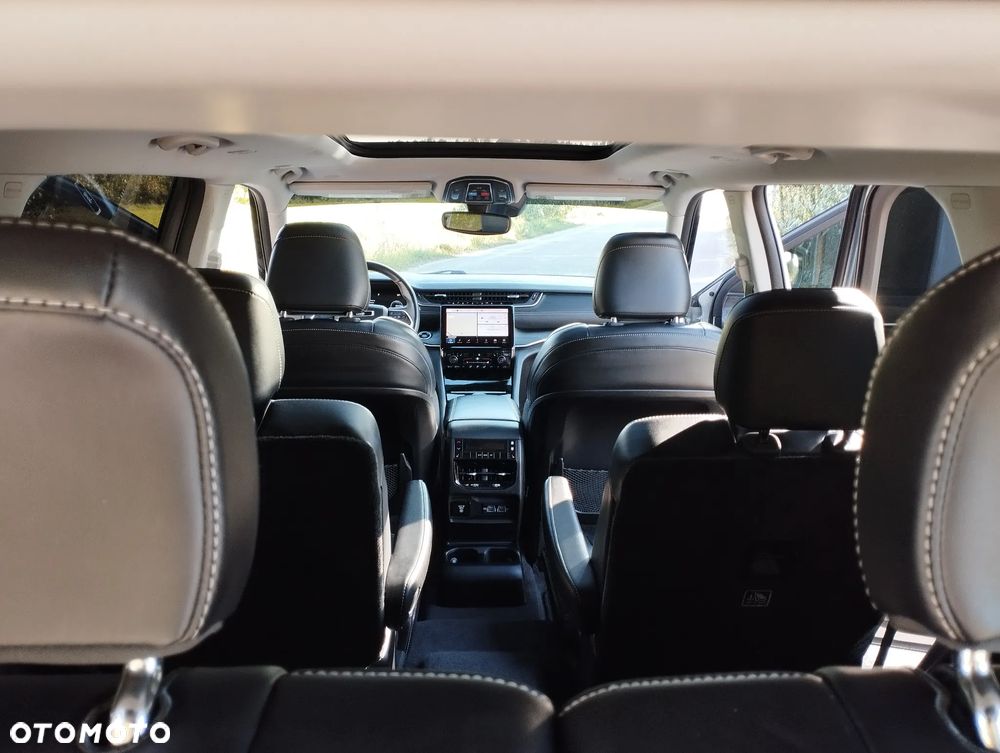 Jeep Grand Cherokee - 29