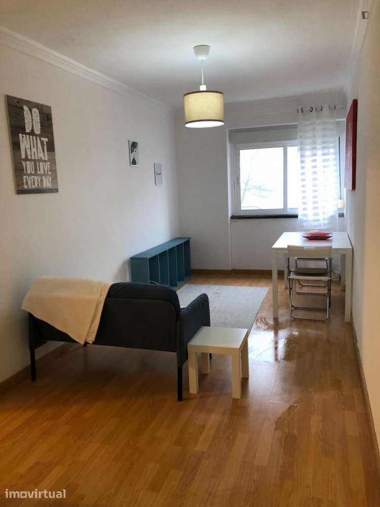 Quarto - localizado em Benfica Lisbon - Grande imagem: 2/8