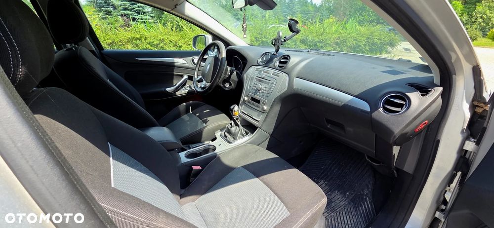 Ford Mondeo 1.8 TDCi Ghia - 13