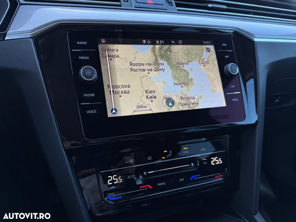 Volkswagen Passat - 12