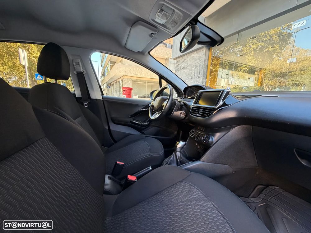 Peugeot 208 1.2 PureTech Style - 28