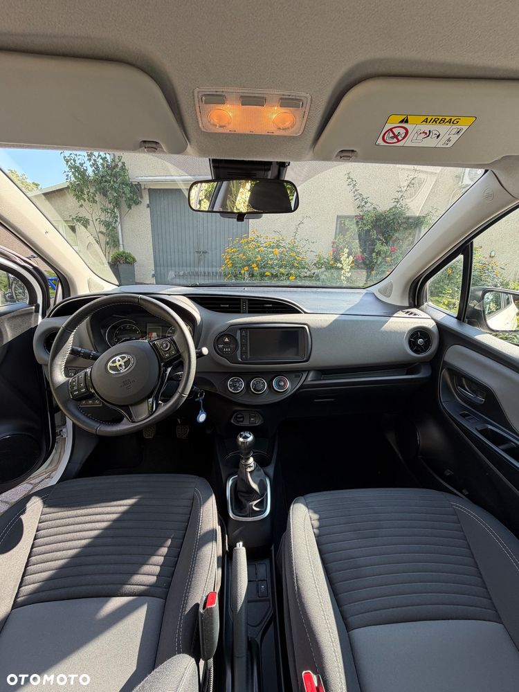 Toyota Yaris 1.5 Premium - 9