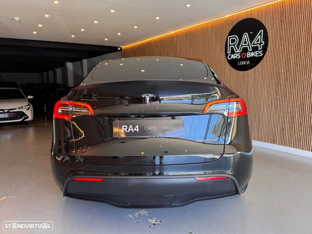 Tesla Model Y Performance Tração Integral - 21