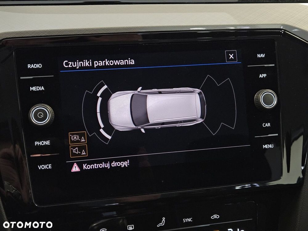 Volkswagen Passat - 17