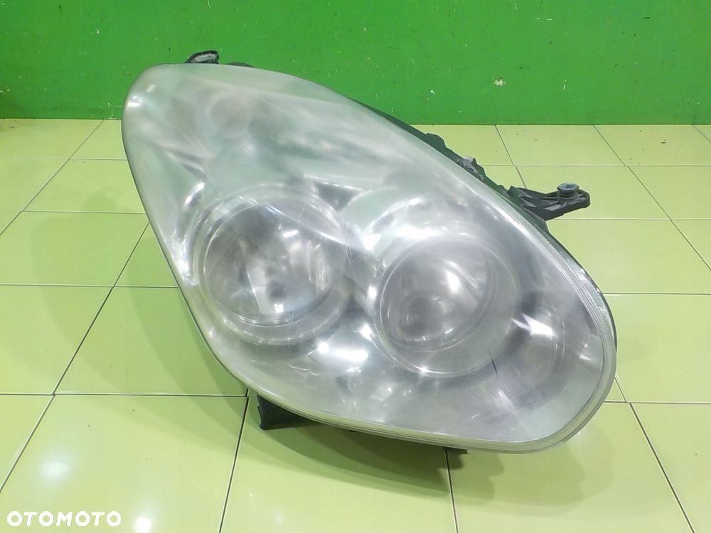 FIAT DOBLO II 1.3 M-JET 12r lampa prawa przod 51818111 - 1