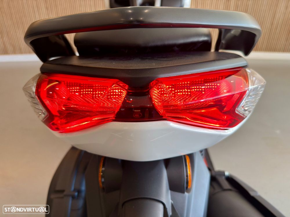 Yamaha NMAX - 8