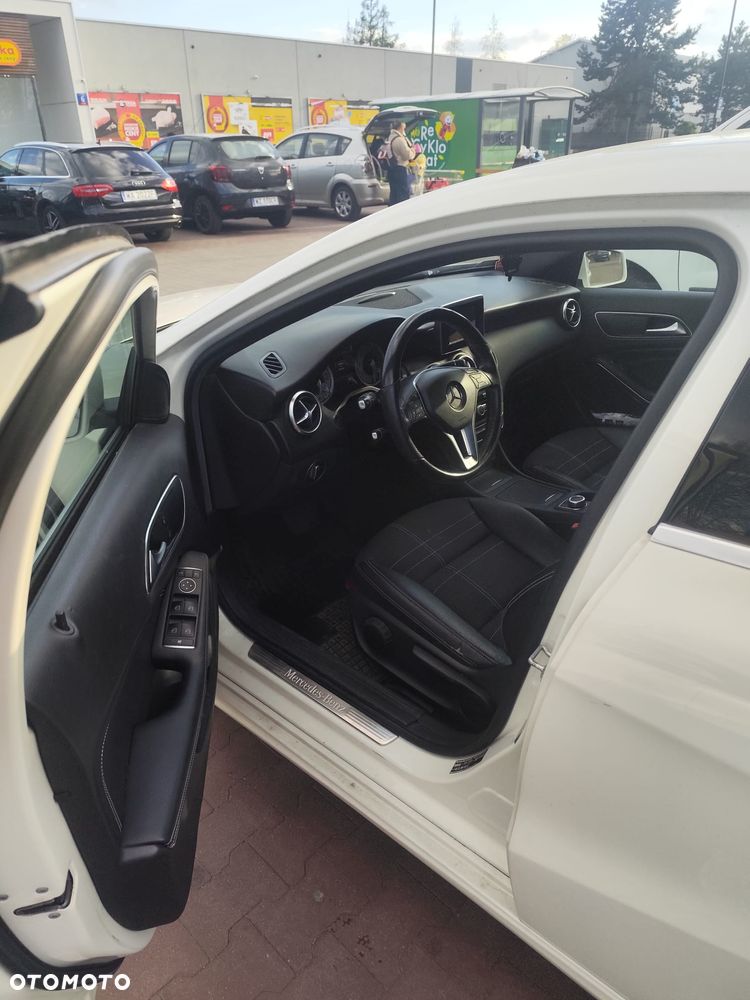 Mercedes-Benz Klasa A 180 7G-DCT AMG Line - 9