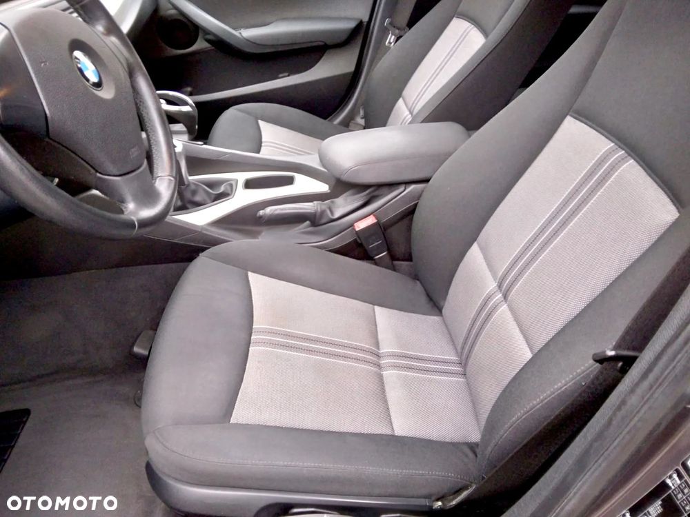 BMW X1 sDrive18i - 11