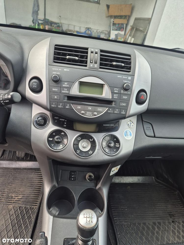 Toyota RAV4 2.2 D-CAT 4x4 Executive - 8
