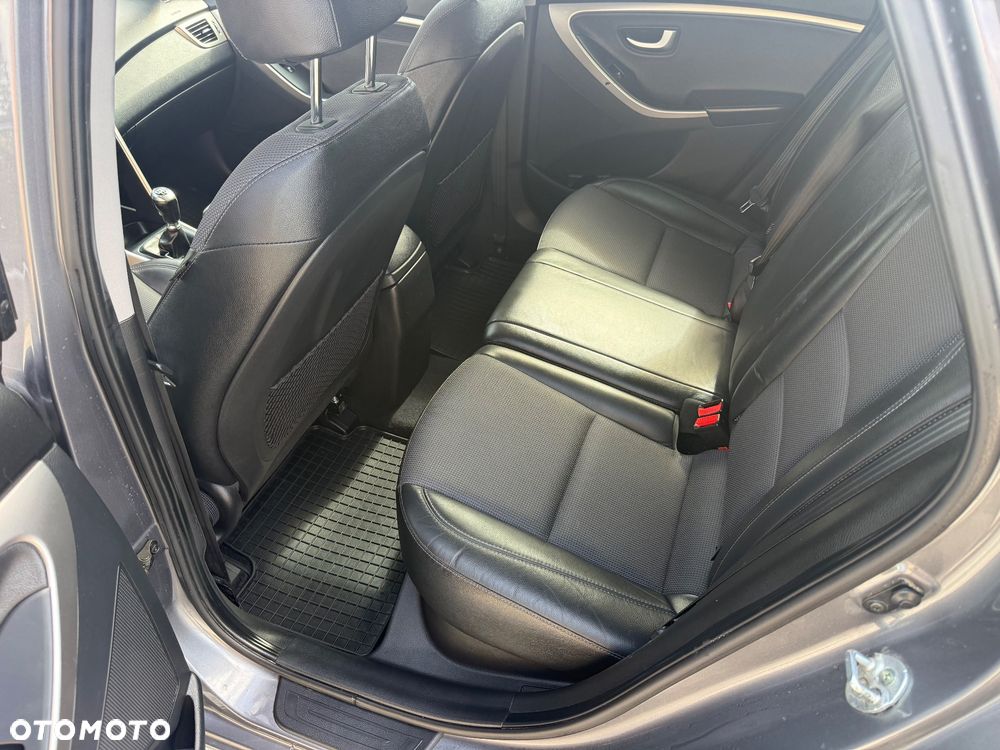 Hyundai i30 blue 1.6 CRDi YES Gold - 23