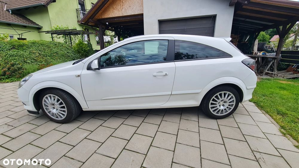 Opel Astra 2.0 Turbo Cosmo - 4