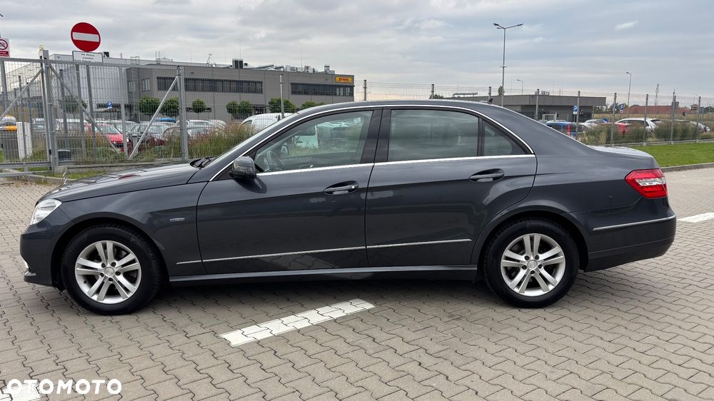 Mercedes-Benz E-Class 2009 photo 3