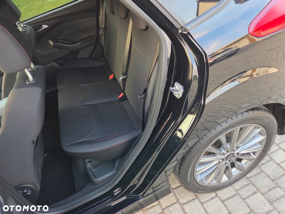 Ford Focus 1.0 EcoBoost Start-Stopp-System ST-LINE DESIGN - 28