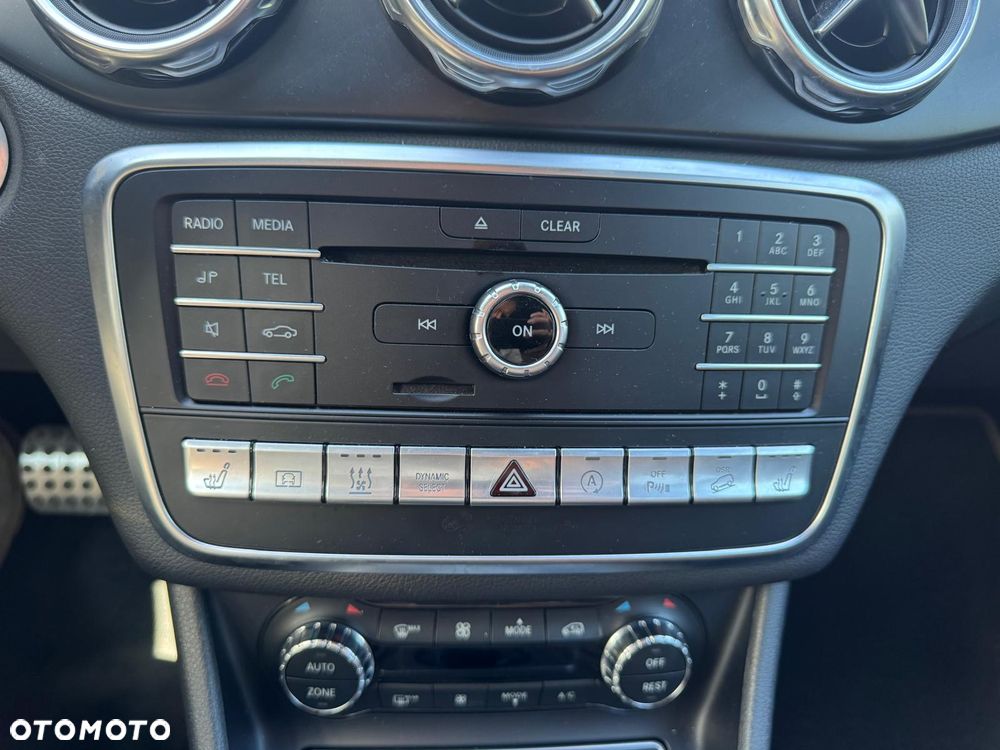 Mercedes-Benz GLA 250 4-Matic AMG Line - 22