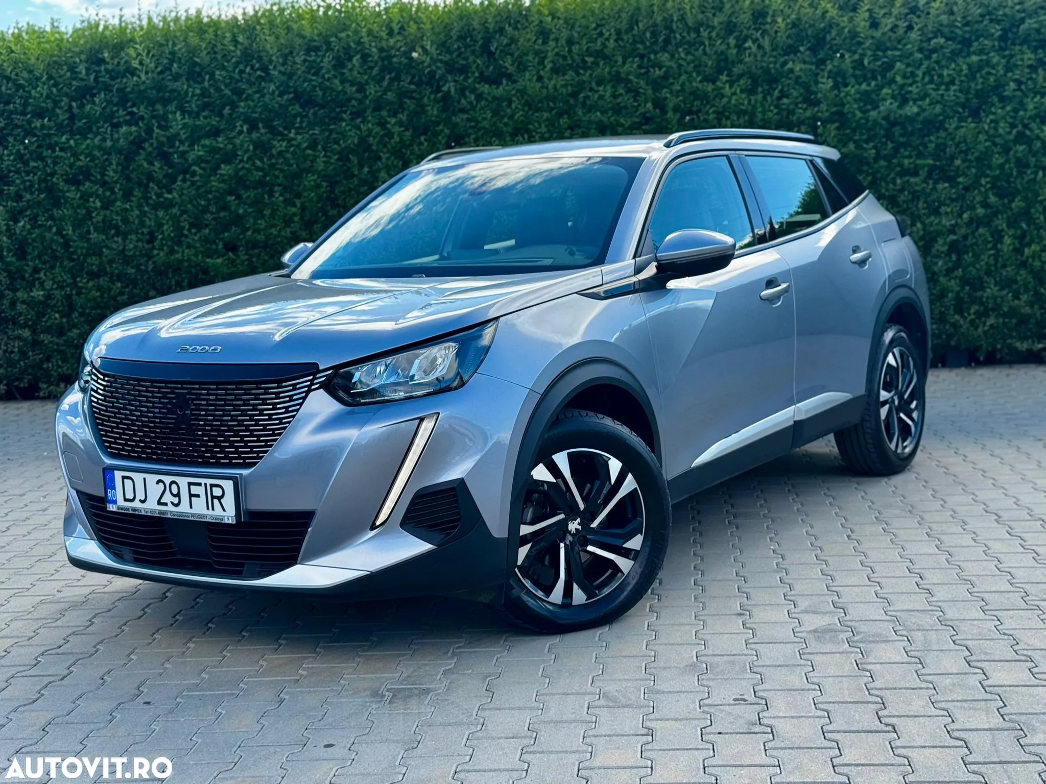 Peugeot 2008 1.2 L PureTech STT Allure - 10