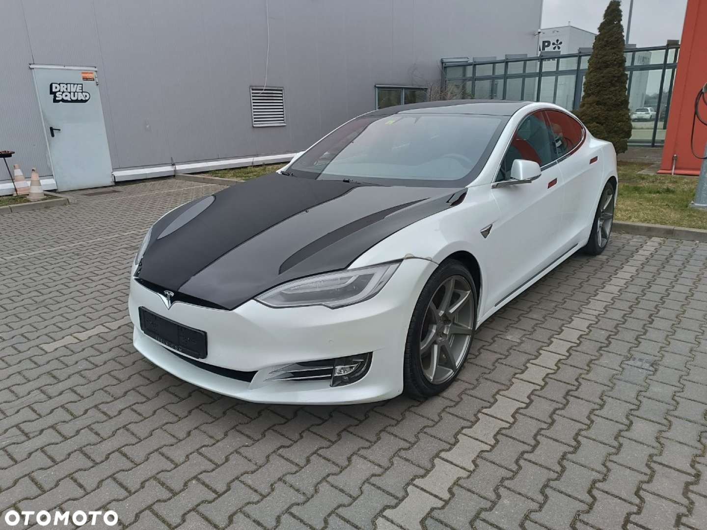Tesla Model S - 5