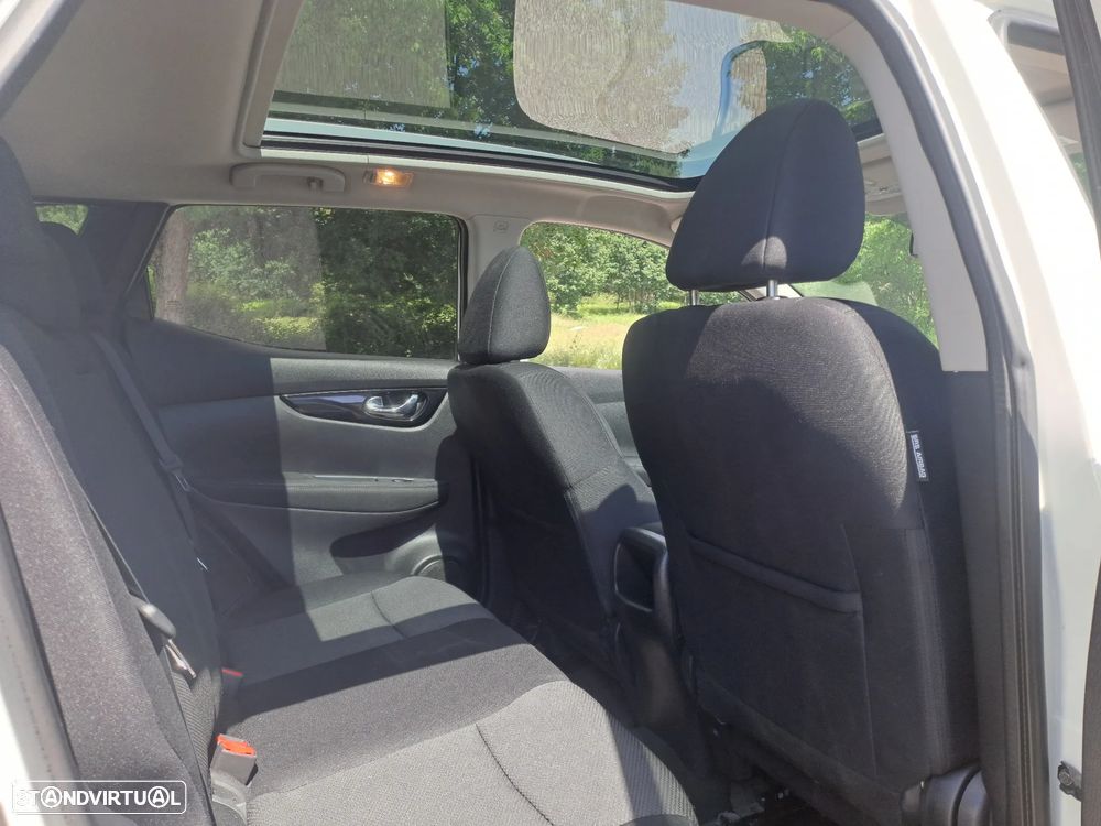 Nissan Qashqai 1.5 dCi N-Connecta 18 - 15
