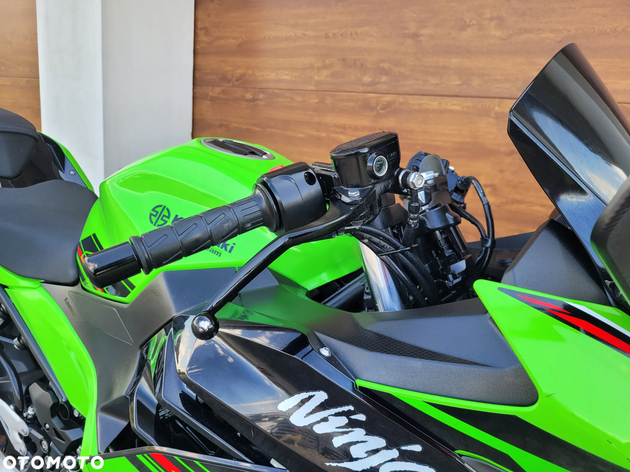 Kawasaki Ninja 400 - 2