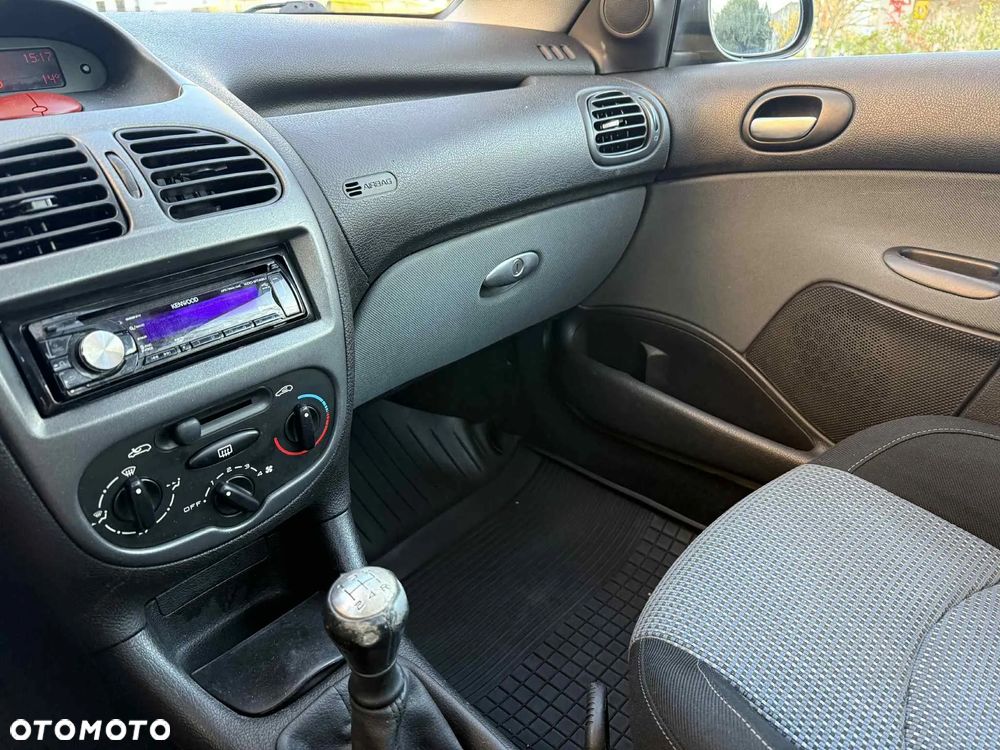 Peugeot 206 - 19
