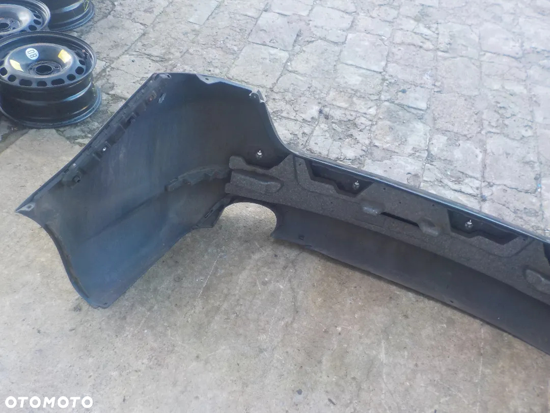 KIA OPTIMA ZDERZAK TYŁ POD PDC EB - 14