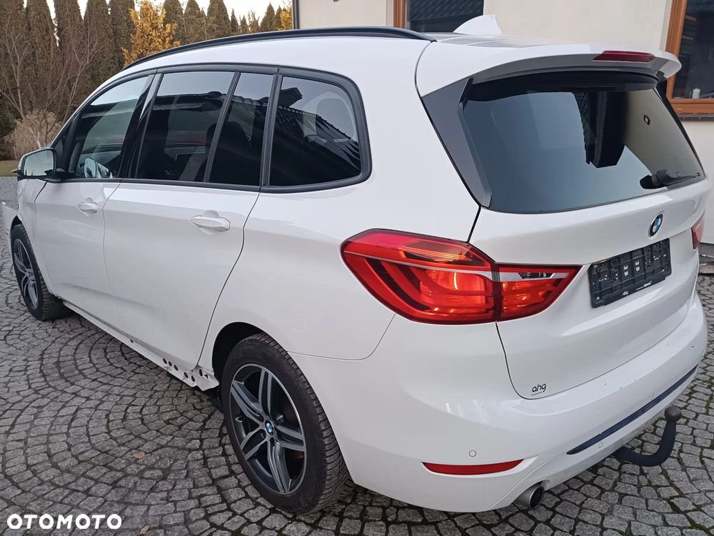 BMW Seria 2 218d Sport Line - 4