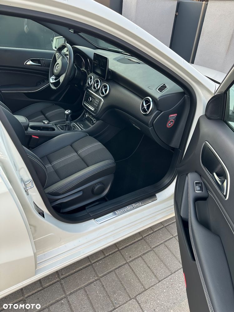 Mercedes-Benz Klasa A 180 (BlueEFFICIENCY) Urban - 14