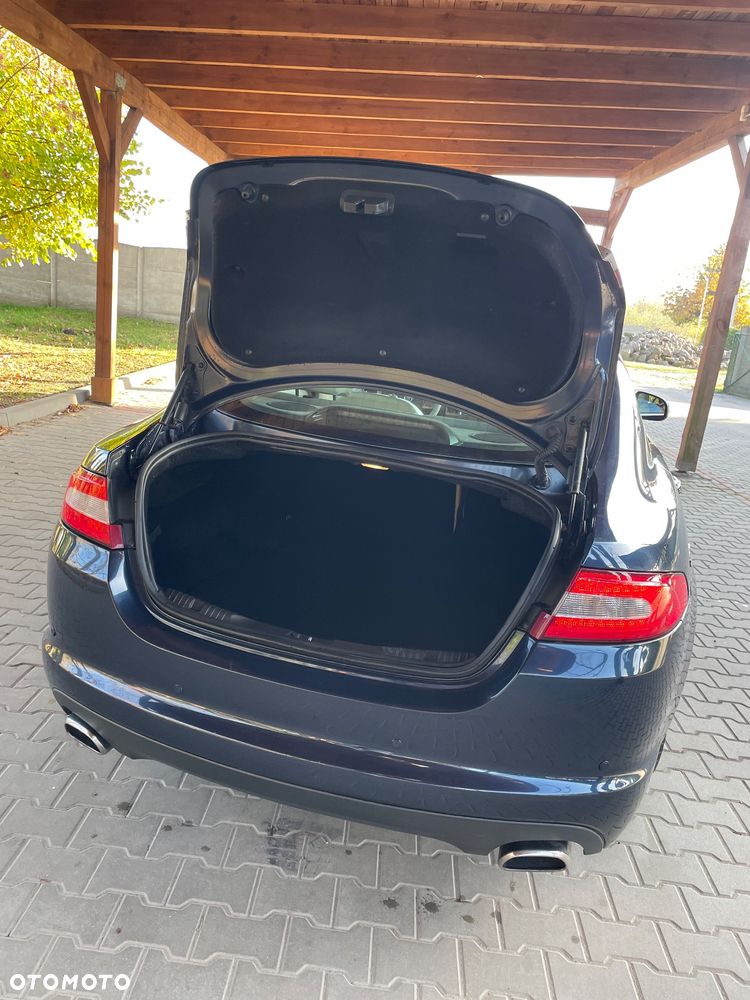 Jaguar XF 2.7 V6 D Premium Luxury - 37