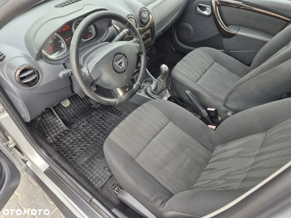 Dacia Duster 1.6 Laureate - 12