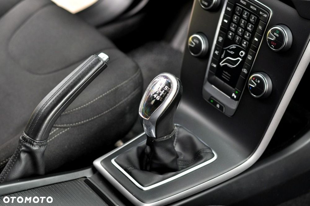 Volvo V40 D2 Momentum - 20