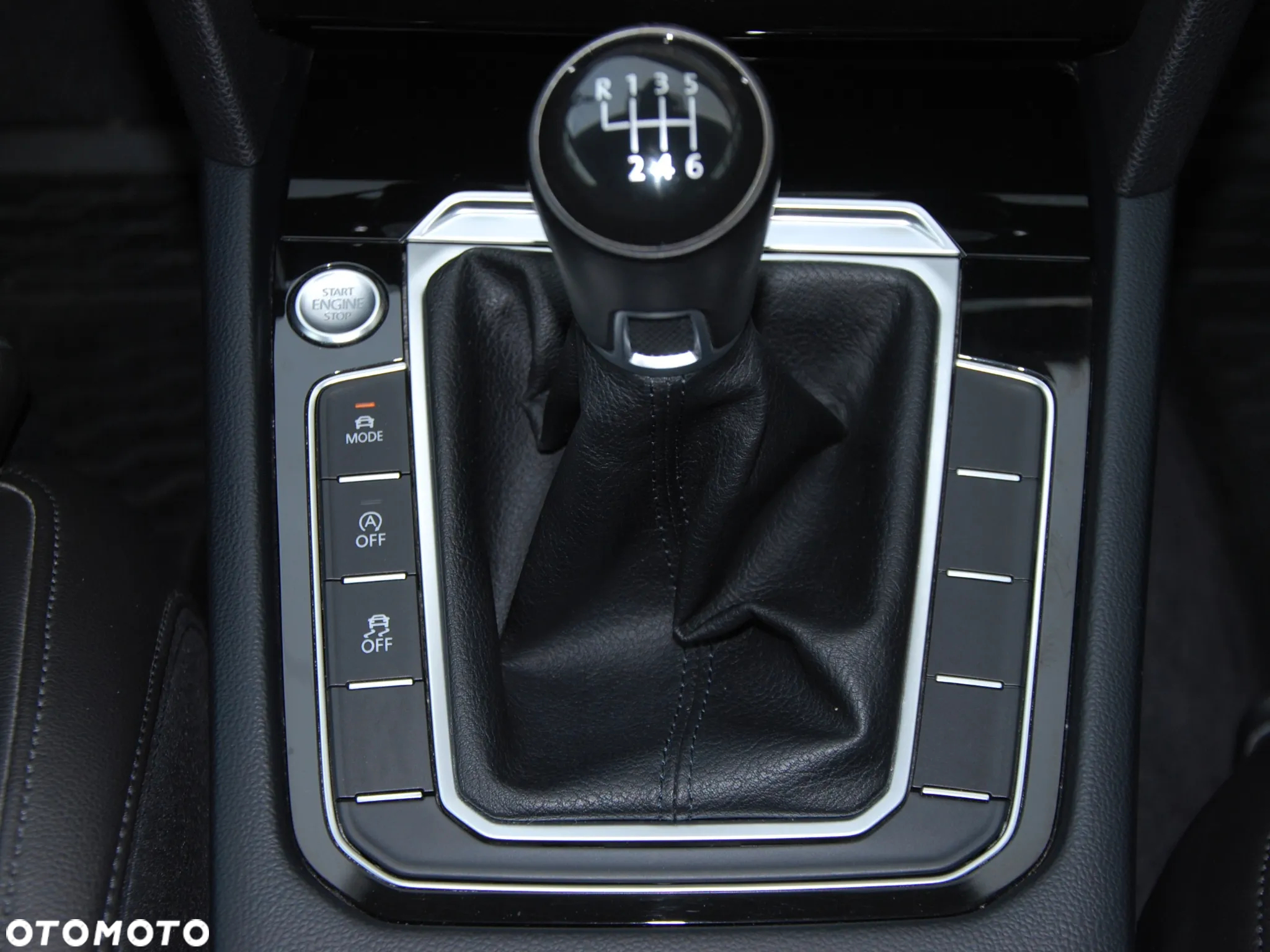 Volkswagen Passat 1.8 TSI BMT Highline - 36