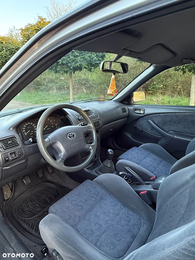 Toyota Corolla - 4