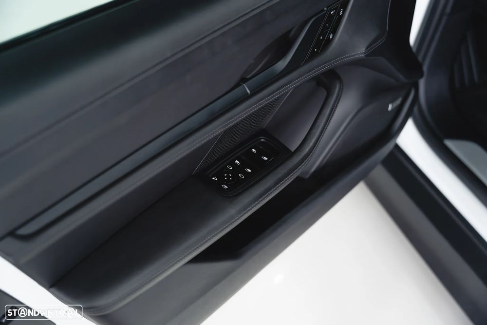 Porsche Taycan 4S Bateria Performance Plus - 23