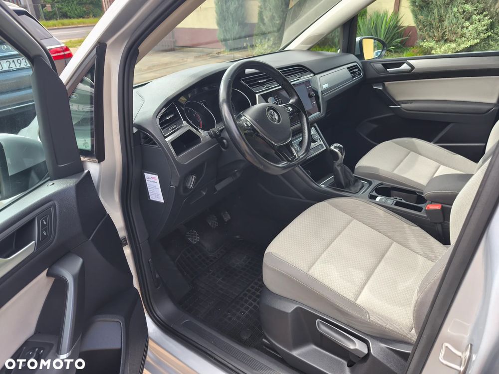 Volkswagen Touran 1.5 TSI EVO Trendline - 12
