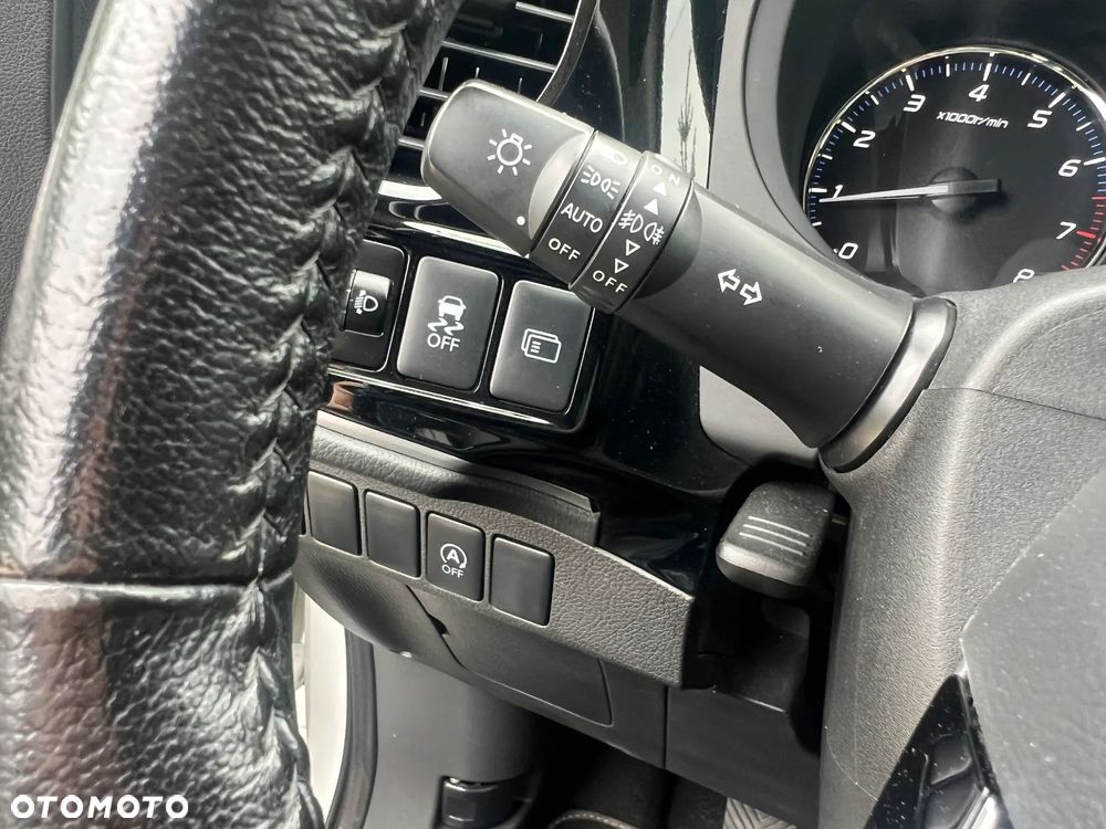 Mitsubishi Outlander - 24