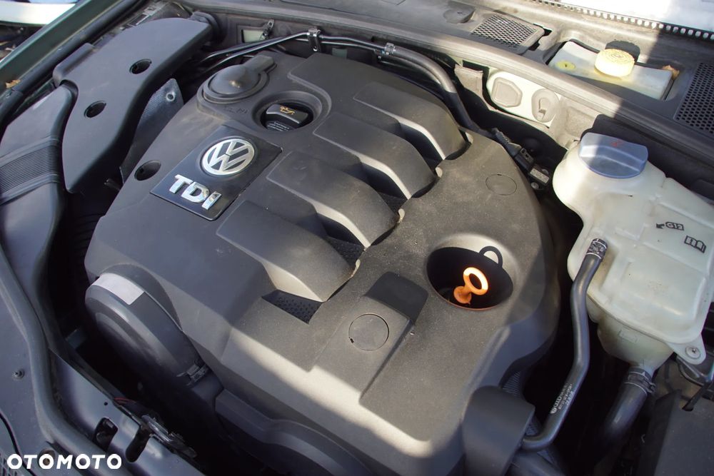 Auto na części - Volkswagen Passat B5 Lift 1.9 TDI 130 KM AWX GGB LA6W 2003R Silnik Skrzynia Drzwi Maska Klapa Błotnik Zderzak Lusterko Lampa Klamka Deska Kokpit Sterownik Moduł Czujnik Licznik Kierownica Panel - 18