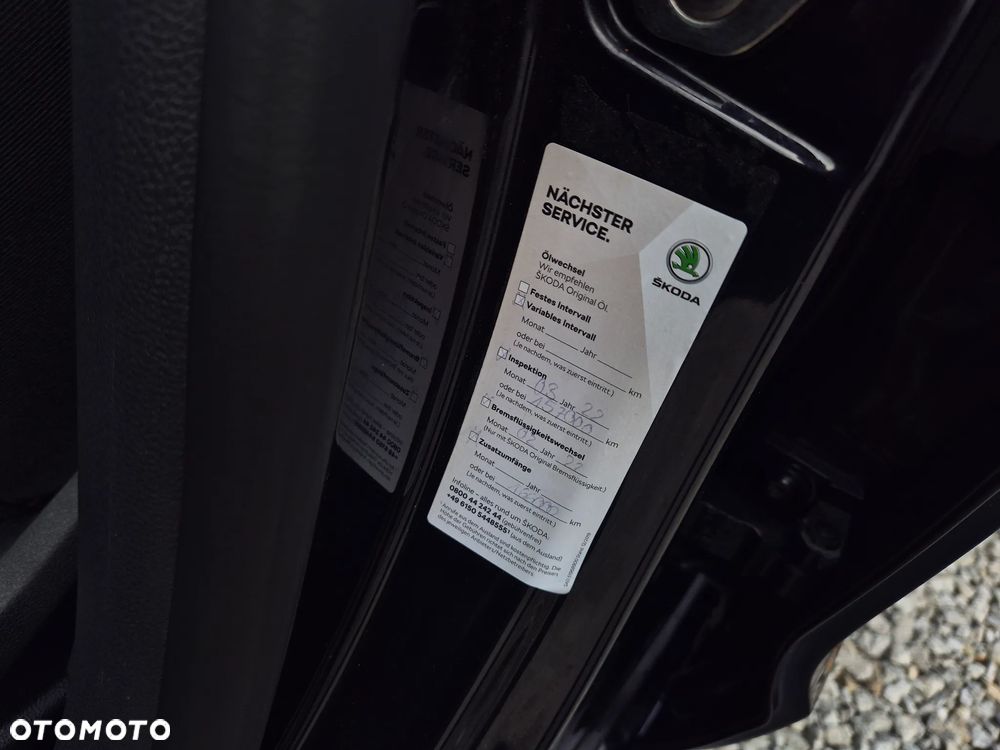 Skoda Superb 2.0 TDI PD DSG Elegance - 29
