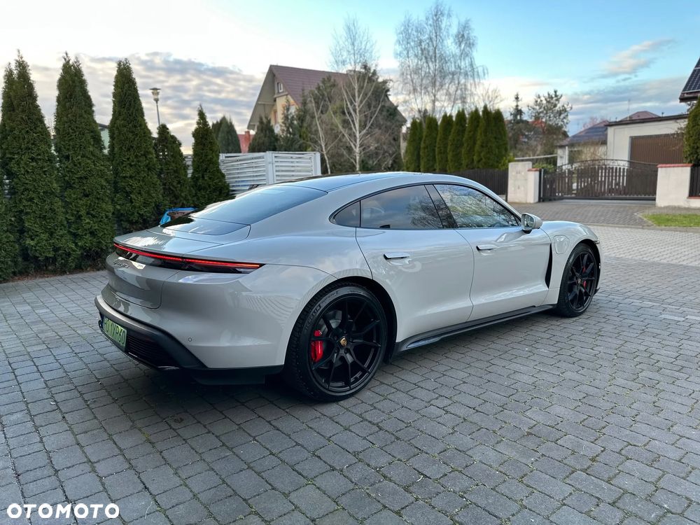 Porsche Taycan - 4
