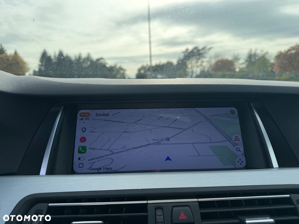 BMW Seria 5 525d - 32