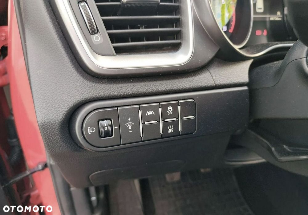 Kia Ceed - 16