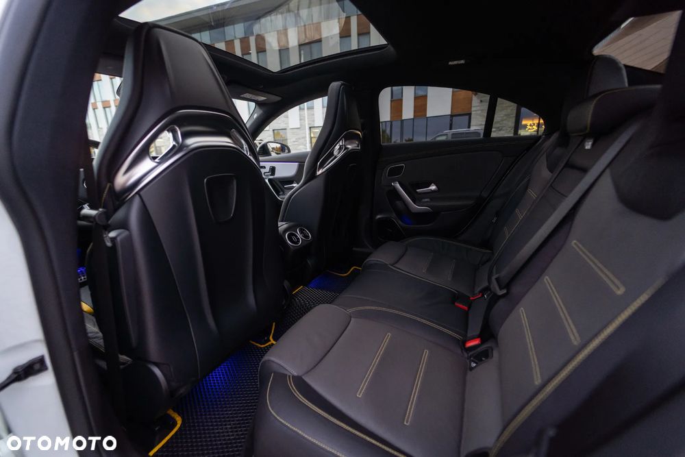 Mercedes-Benz CLA - 9