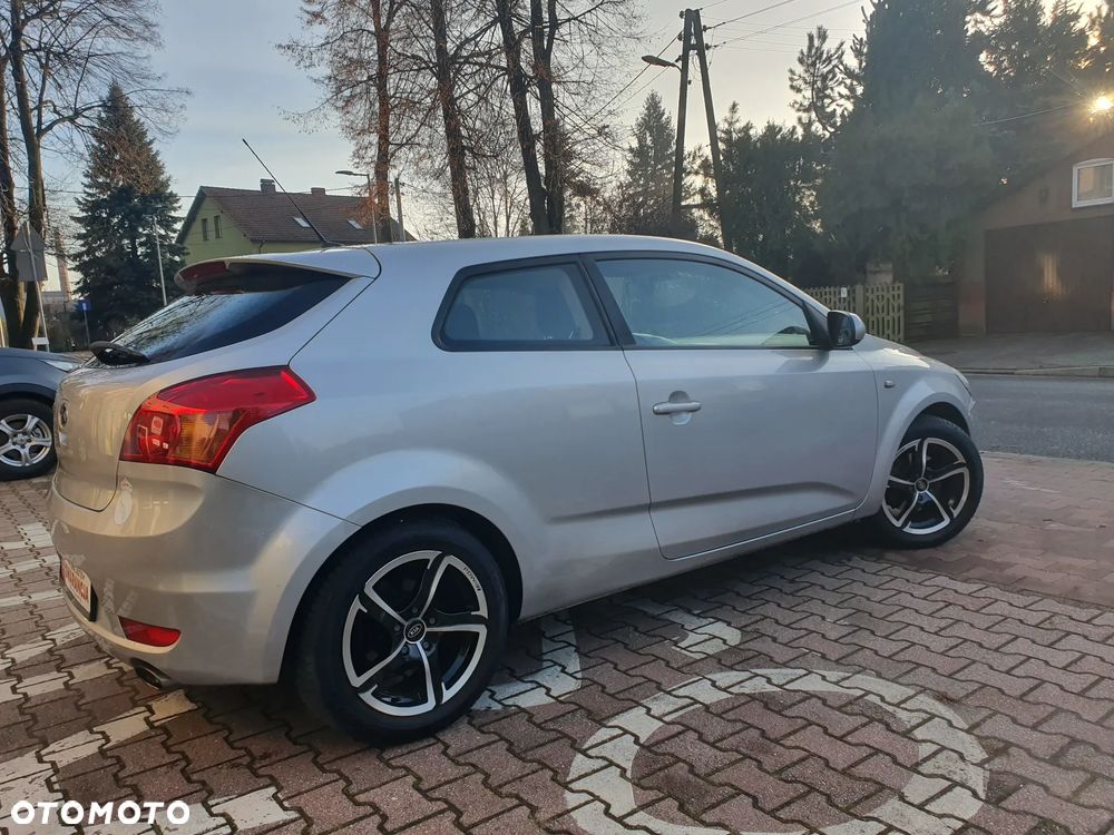 Kia ProCeed 1.6 CVVT Vision - 24