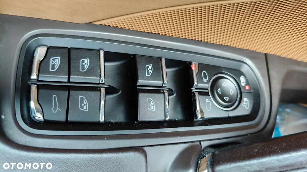 Porsche Cayenne Platinum Edition - 38