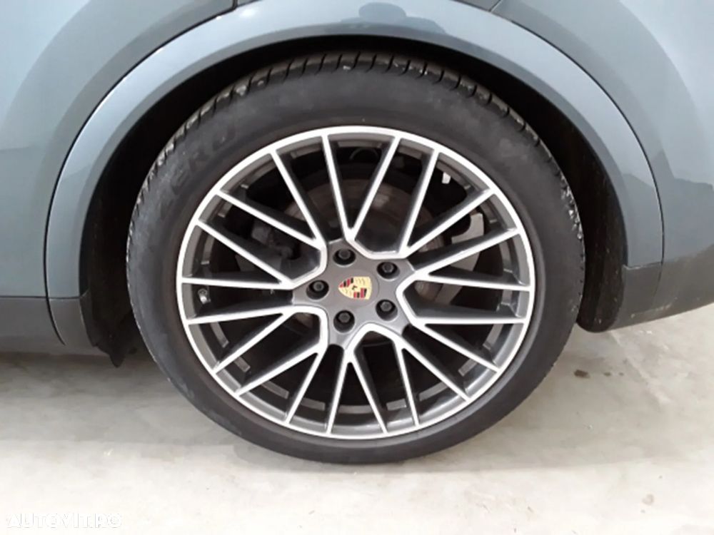 Porsche Cayenne Tiptronic S - 27