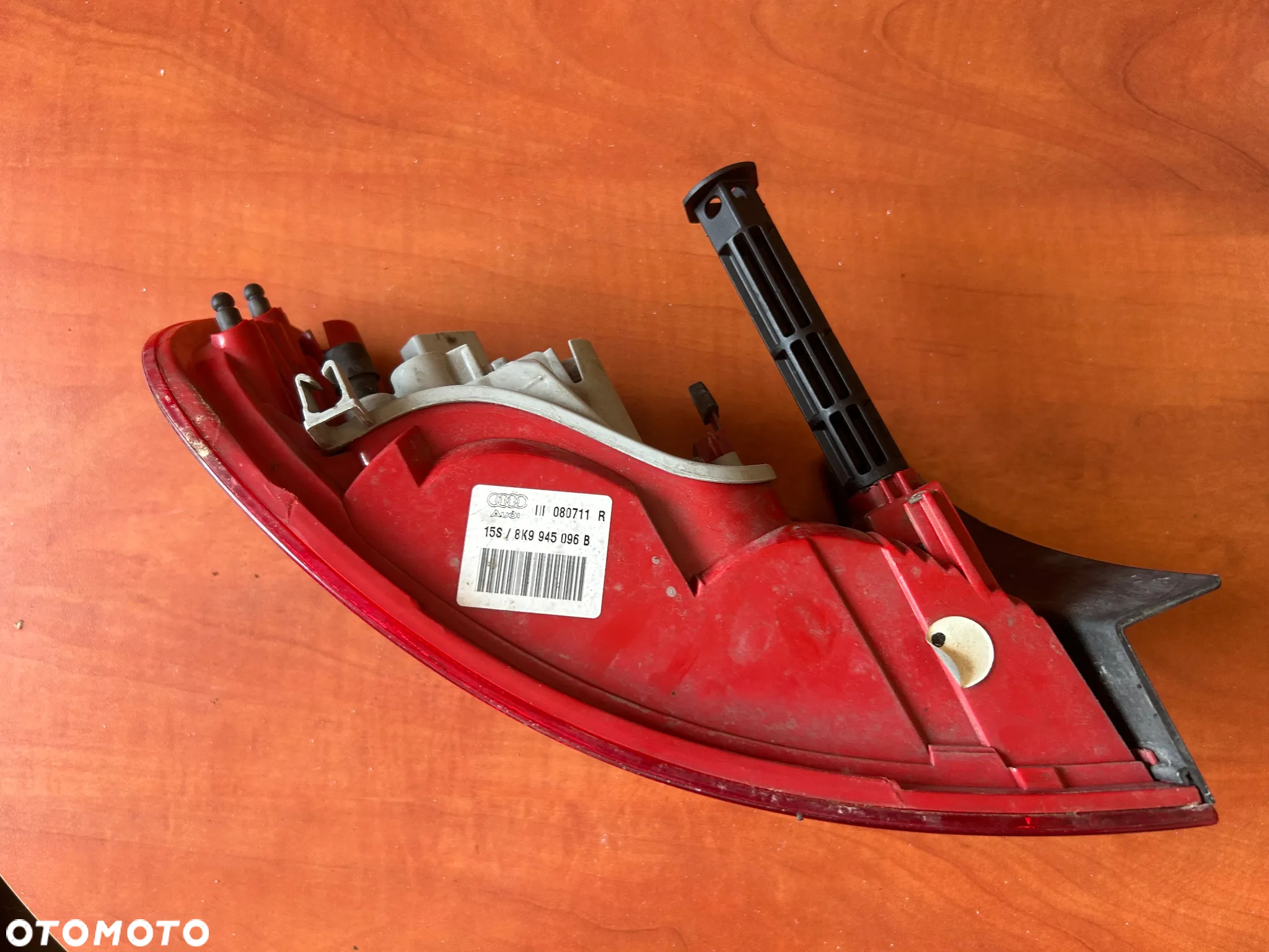 LAMPA PRAWA TYŁ AUDI A4 B8 KOMBI 8K9945096 - 3