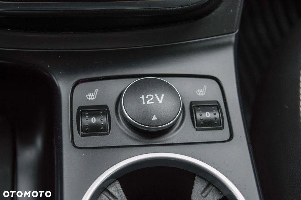 Ford Kuga 2.0 TDCi 2x4 Titanium - 26