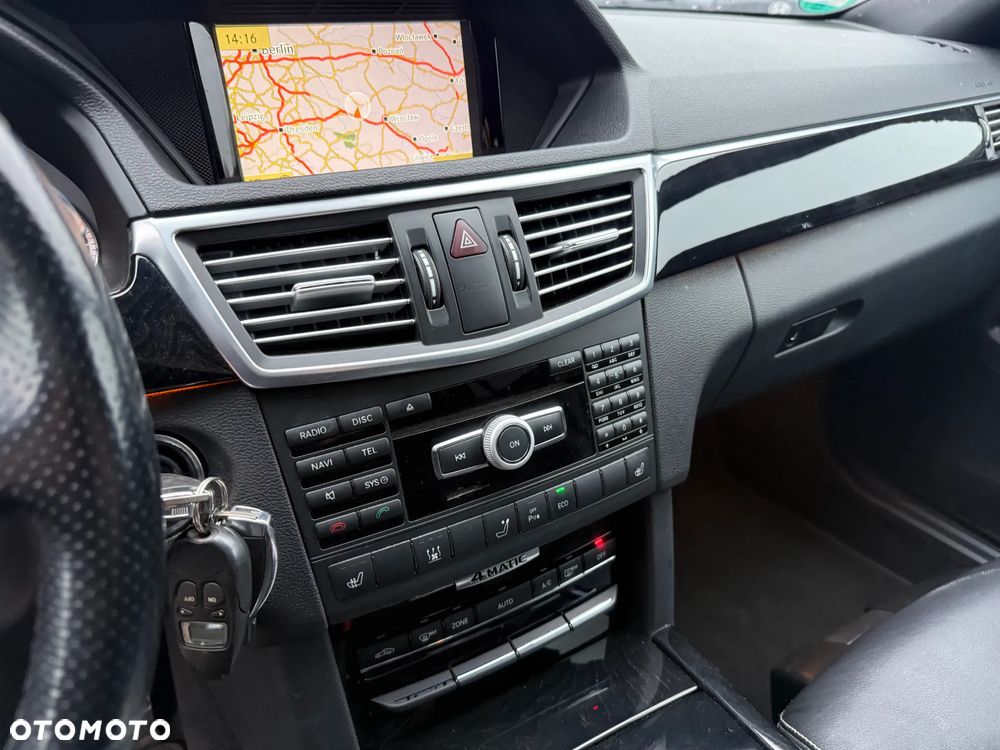 Mercedes-Benz Klasa E 350 4Matic 7G-TRONIC - 26