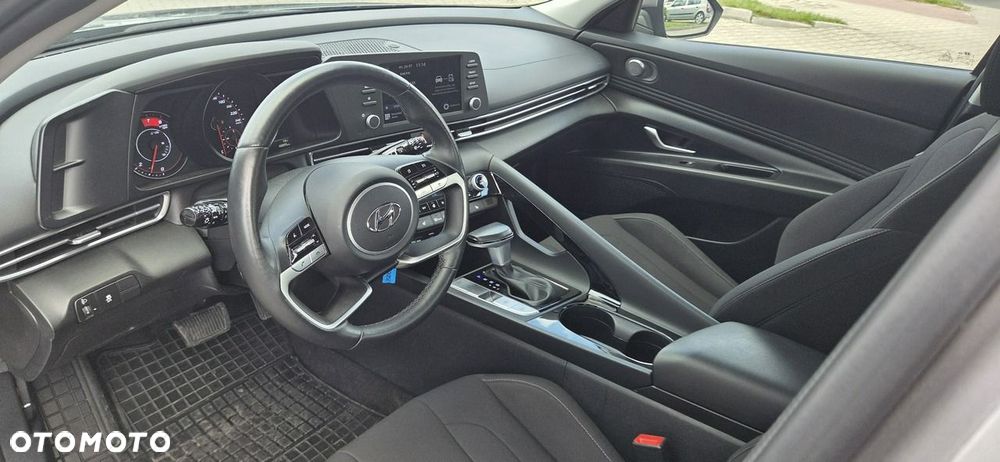 Hyundai Elantra 1.6 Smart CVT - 10