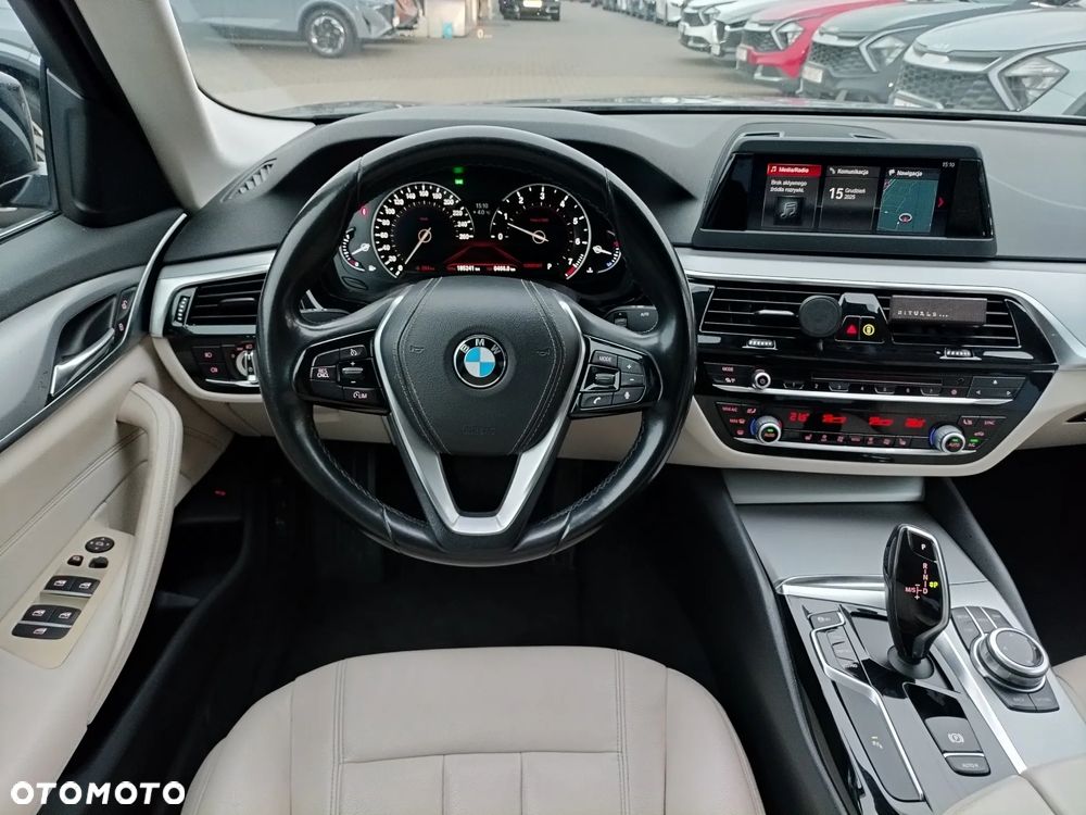 BMW Seria 5 530i xDrive Sport - 6
