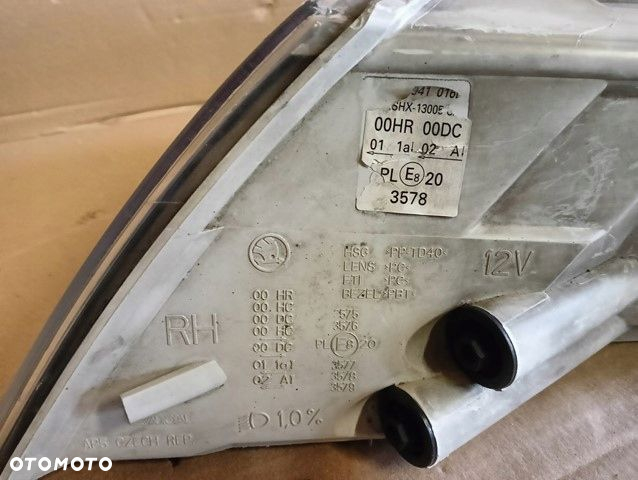 LAMPA PRAWA PRAWY REFLEKTOR SOCZEWKA SKODA OCTAVIA II 2 04-08R - 4