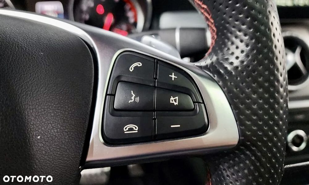 Mercedes-Benz CLA - 13
